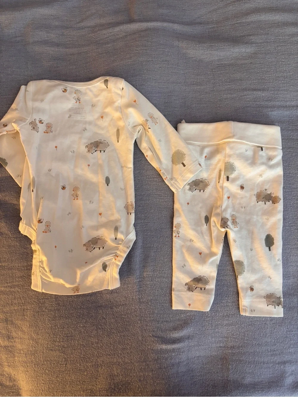 Preemie H&M Neutral Animal Print Baby Bodysuit set